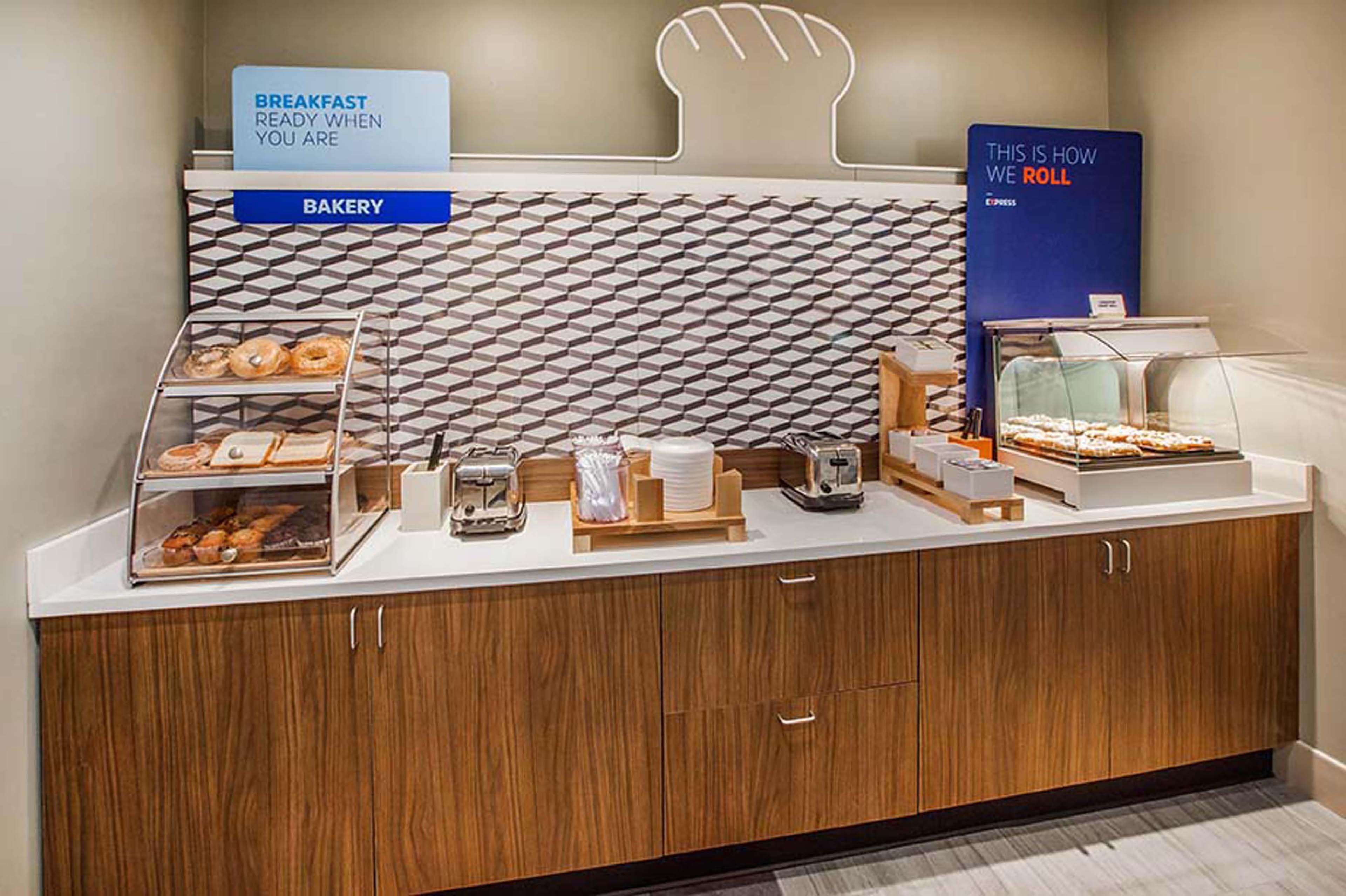 Holiday Inn Express & Suites Midland Loop 250 By Ihg Exteriör bild